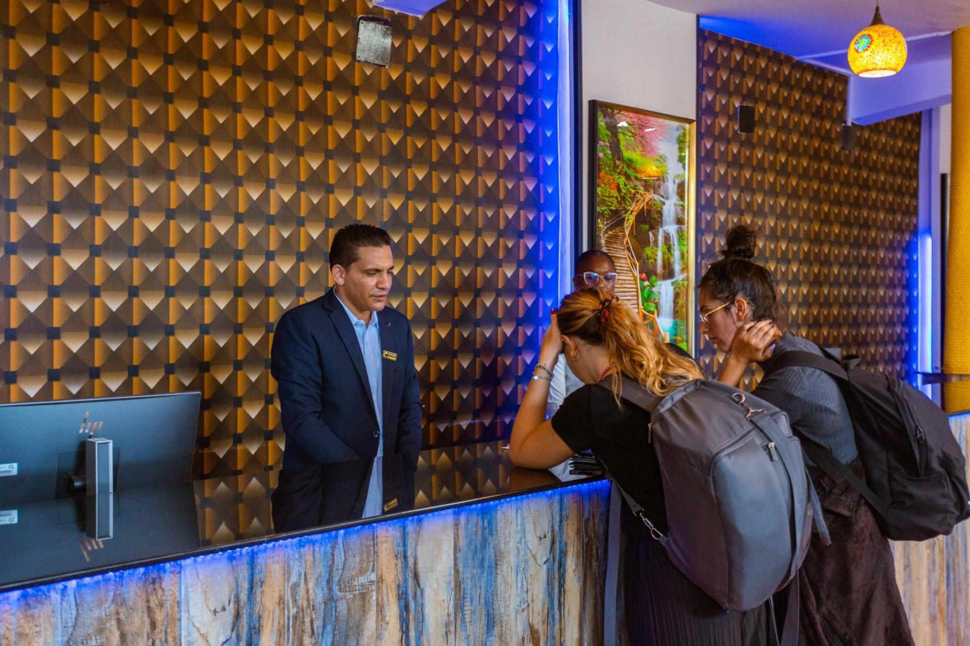 Canary Hotel & Spa ナングウィ エクステリア 写真